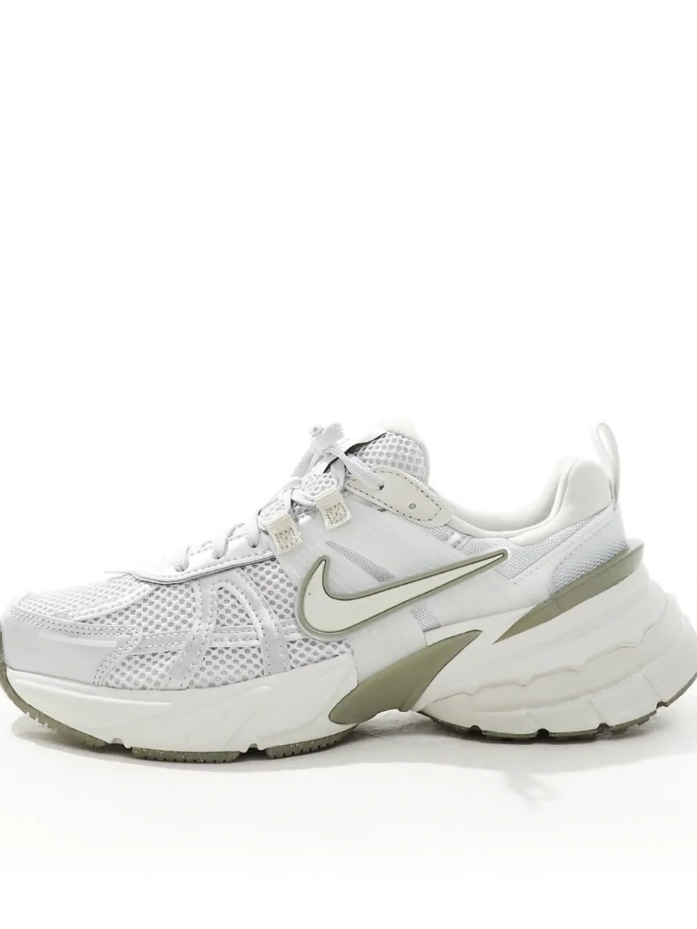 Nike Women’s V2K Run Shoes size 6